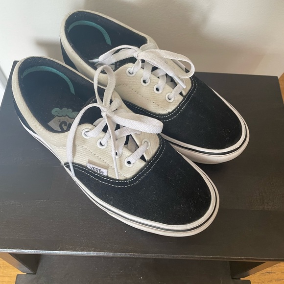 Womens Vans - Picture 1 of 2
